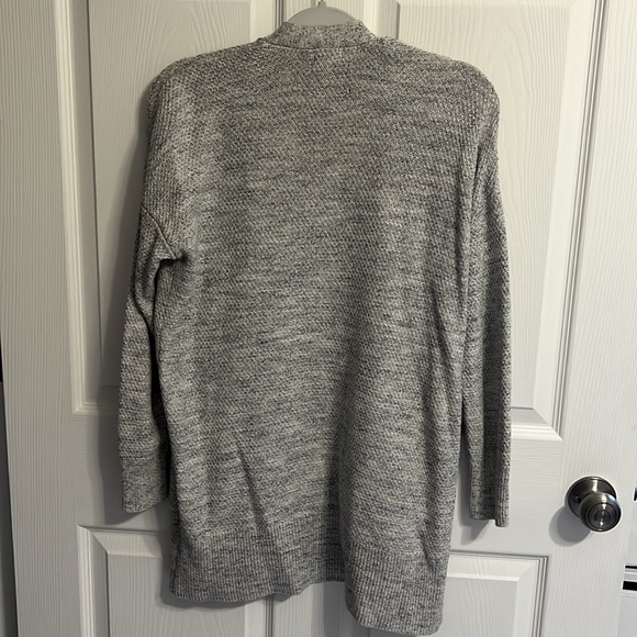 Small Cardigan - Picture 2 of 3